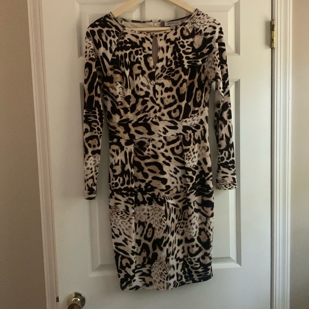 Jennifer Lopez fitted leopard print dress